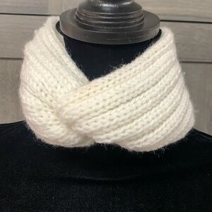 White Knit Cotton Yarn Head Wrap Head Band Woman's One Size
